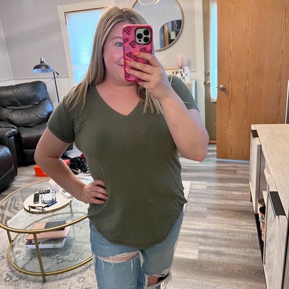 Abercrombie Drapey Olive Tee Size Medium - Picture 1 of 4